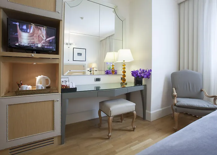 Отель Starhotels Tuscany